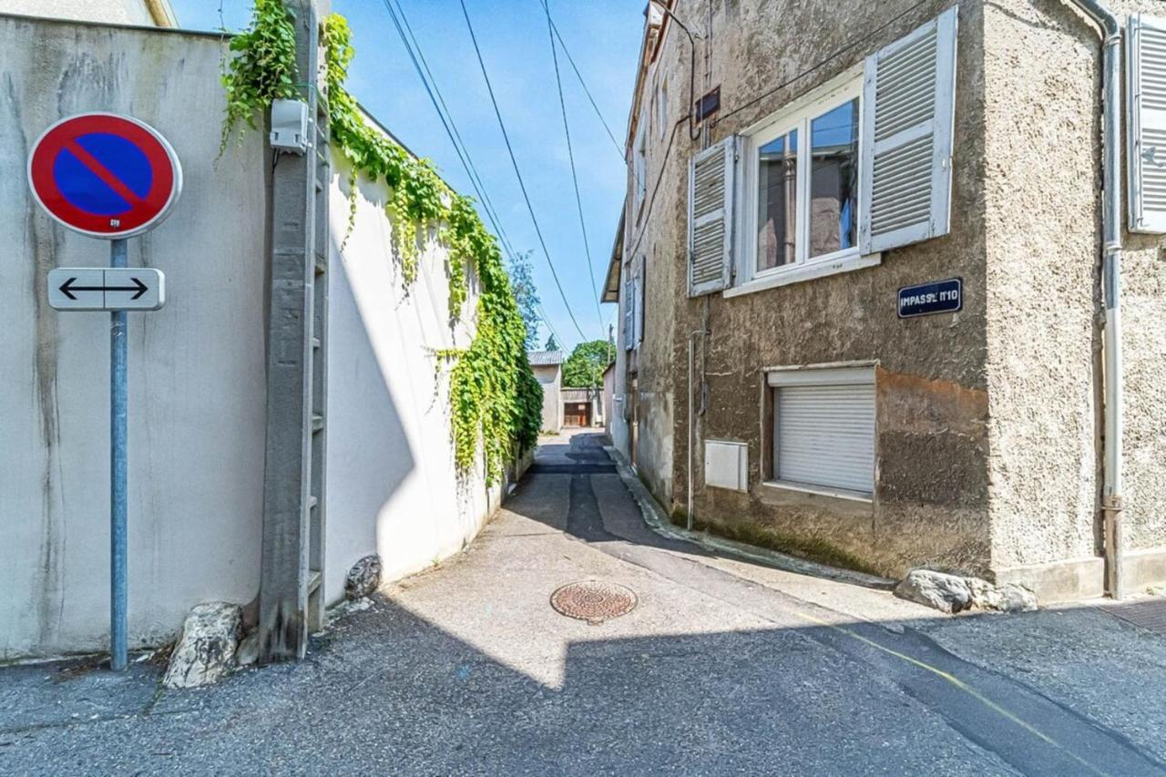Apartment The Charming Marcellin 6 People *